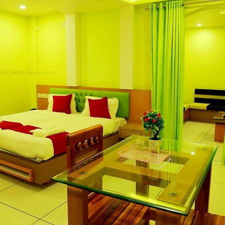Royal Plaza Residency Hotel Cheruppulasseri Exterior photo