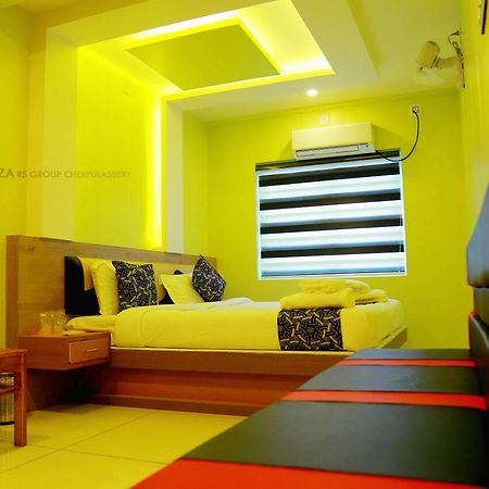 Royal Plaza Residency Hotel Cheruppulasseri Exterior photo