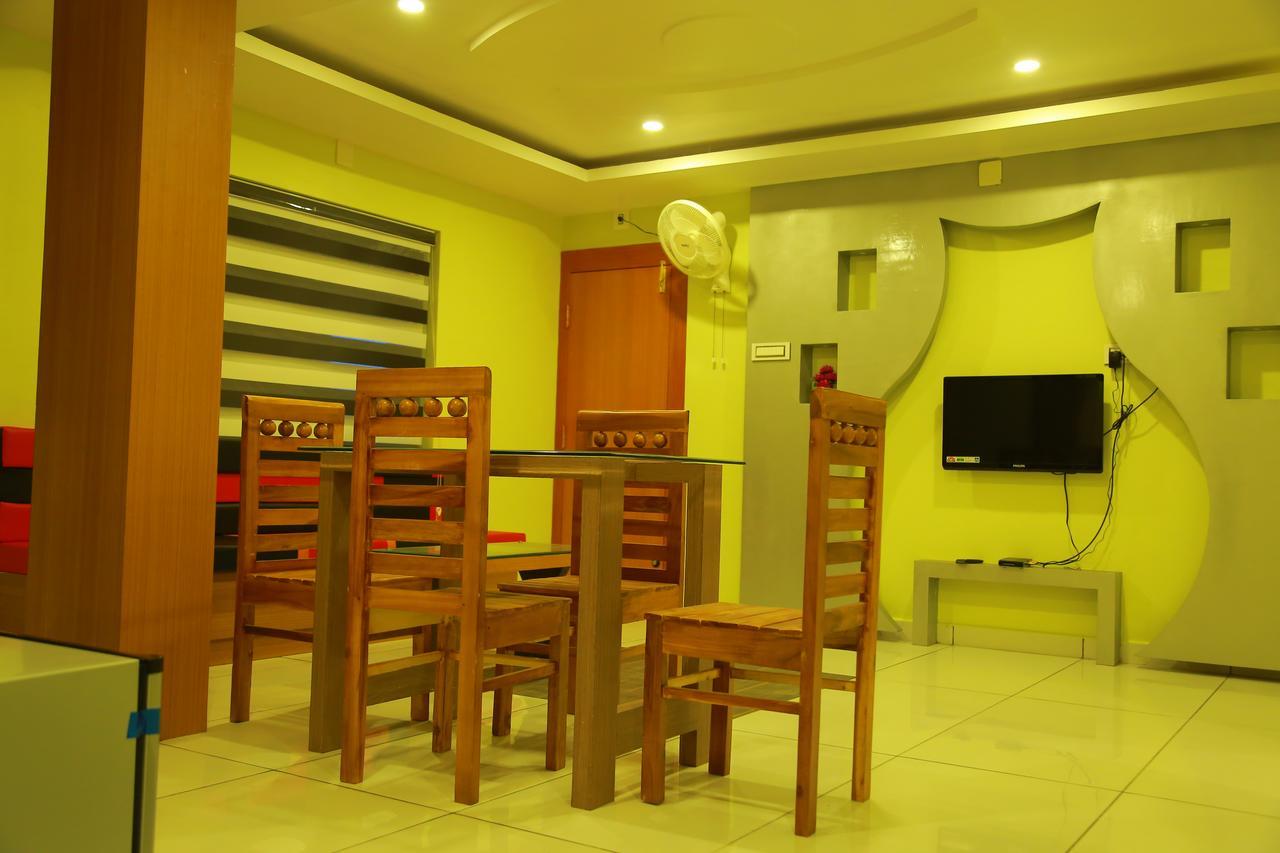 Royal Plaza Residency Hotel Cheruppulasseri Exterior photo