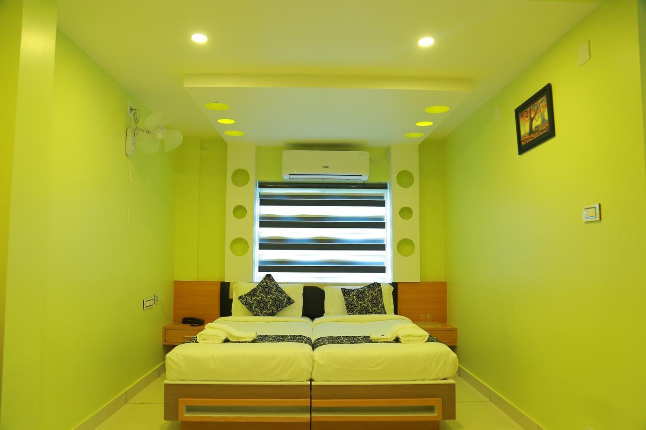 Royal Plaza Residency Hotel Cheruppulasseri Exterior photo