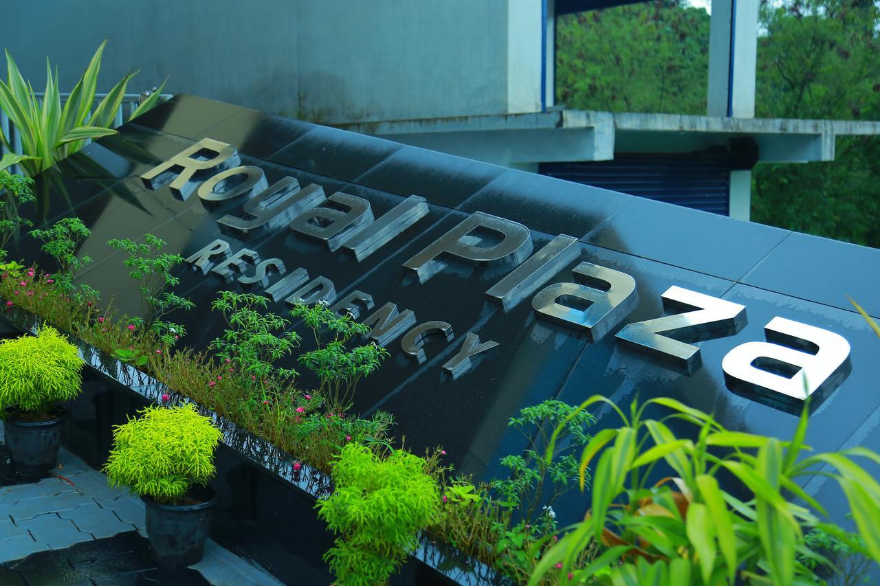 Royal Plaza Residency Hotel Cheruppulasseri Exterior photo